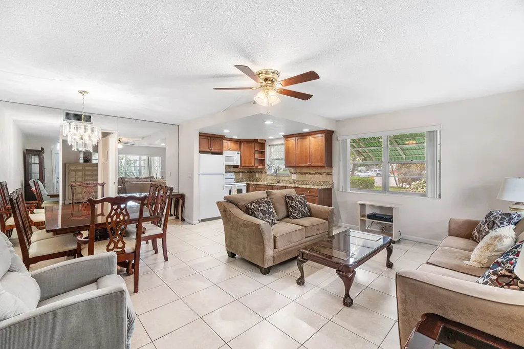 57 Canterbury West Palm Beach FL 33417