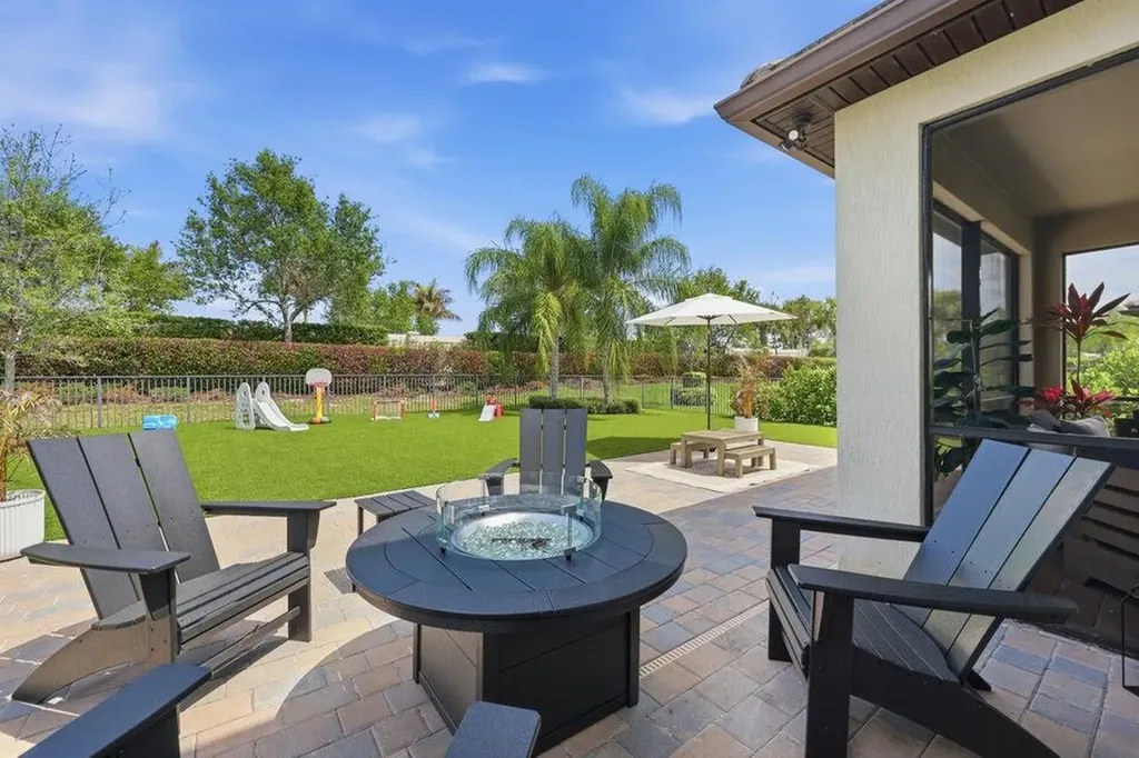 127 SE Courances Drive Port St Lucie FL 34984