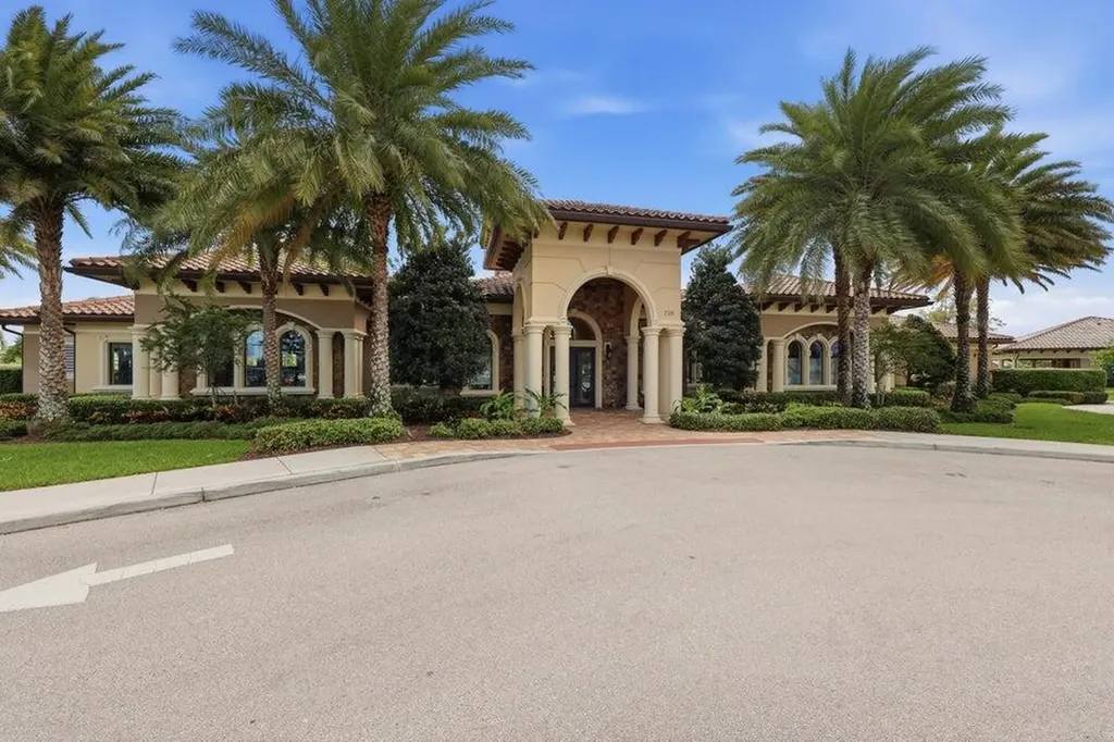 127 SE Courances Drive Port St Lucie FL 34984