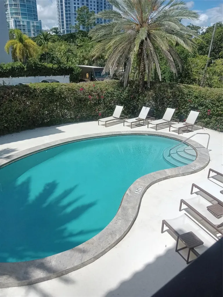 924 SE 2nd Street Fort Lauderdale FL 33301