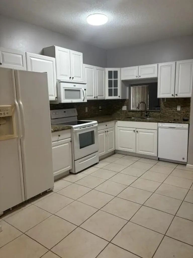 21102 Vía Eden Boca Raton FL 33433