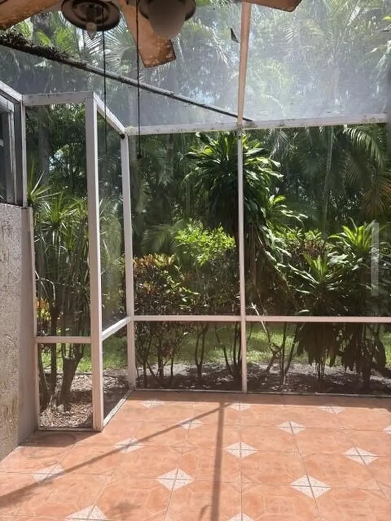 21102 Vía Eden Boca Raton FL 33433