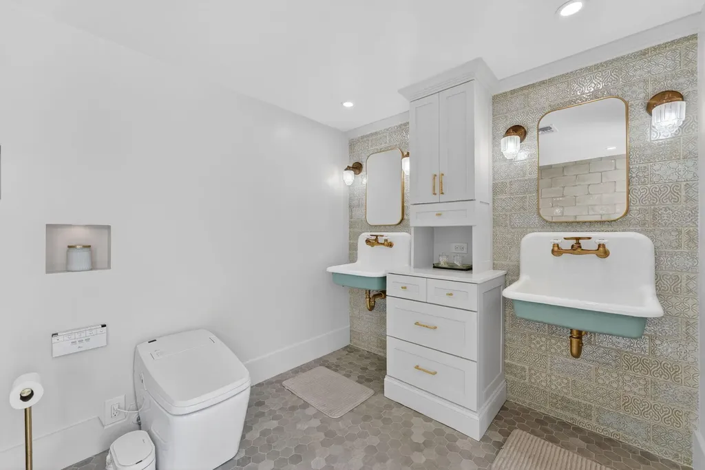 400 NE 5th Avenue Pompano Beach FL 33060