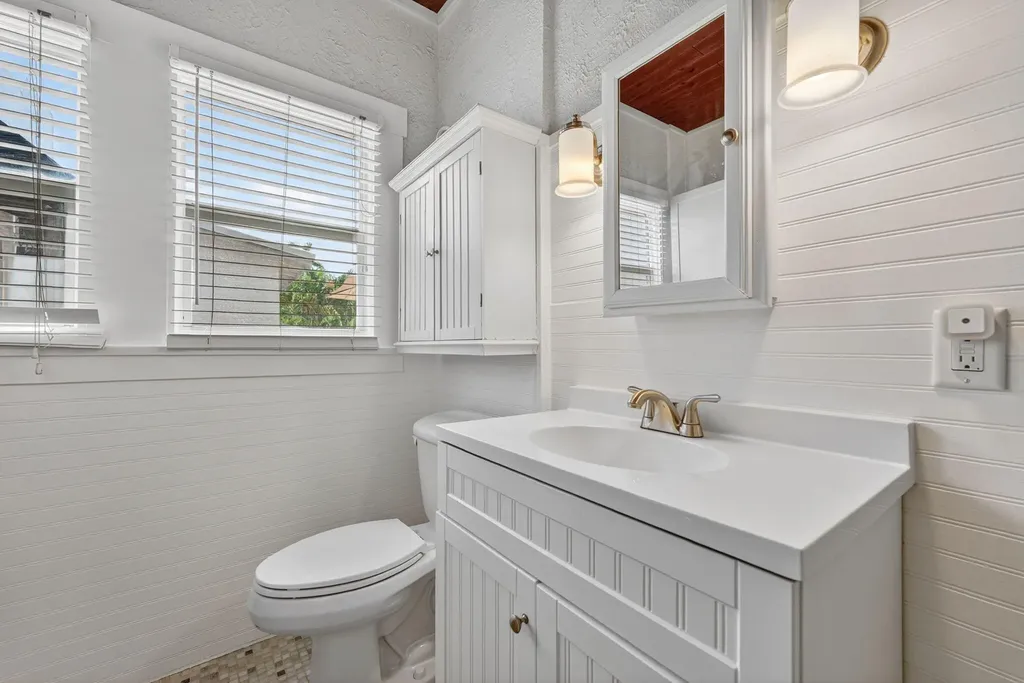 400 NE 5th Avenue Pompano Beach FL 33060