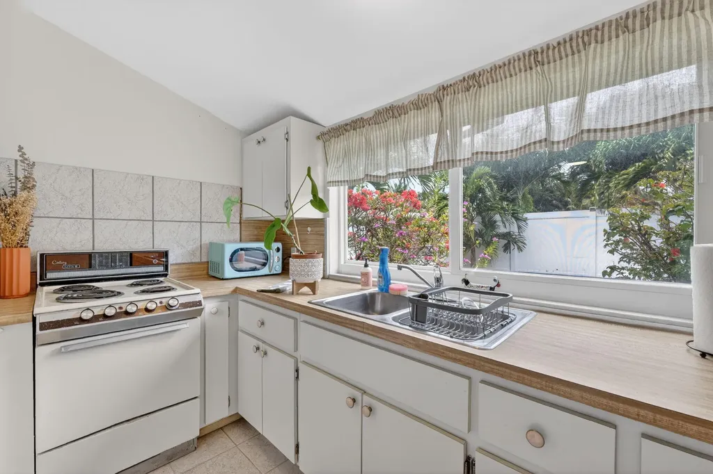 400 NE 5th Avenue Pompano Beach FL 33060