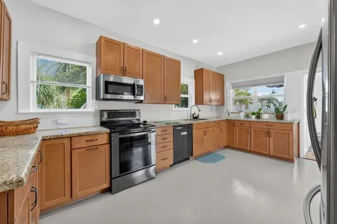 400 NE 5th Avenue Pompano Beach FL 33060
