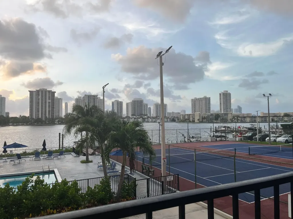 2750 NE 183rd Street Aventura FL 33160