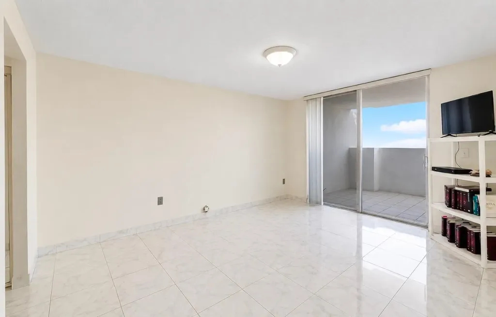 2750 NE 183rd Street Aventura FL 33160