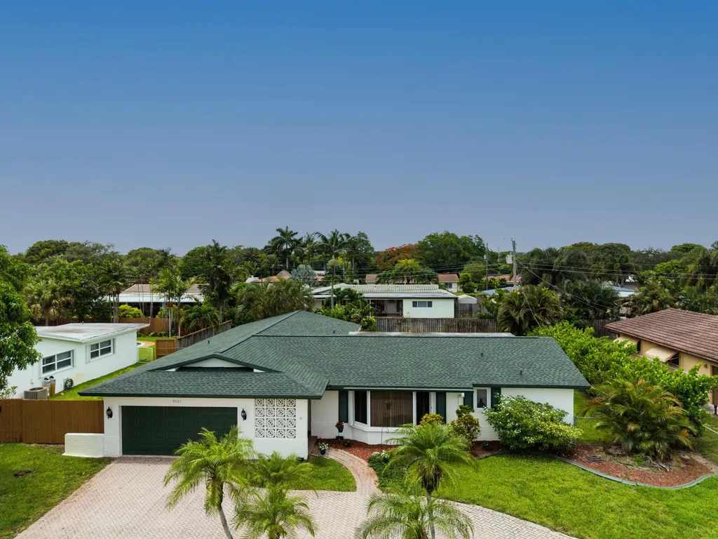 5541 SW 7th Street Plantation FL 33317