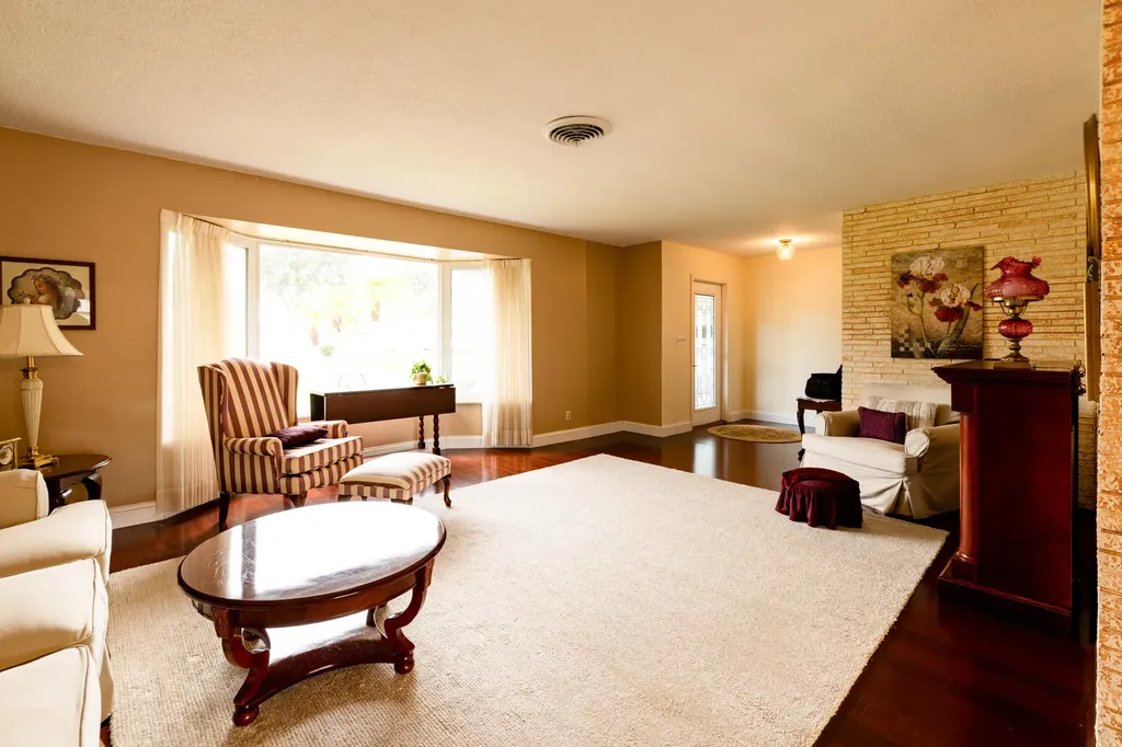 5541 SW 7th Street Plantation FL 33317