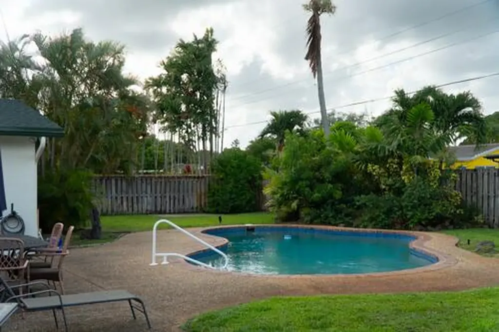 5541 SW 7th Street Plantation FL 33317
