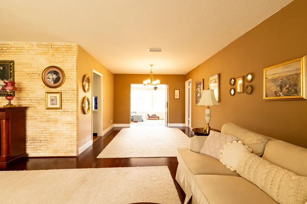 5541 SW 7th Street Plantation FL 33317