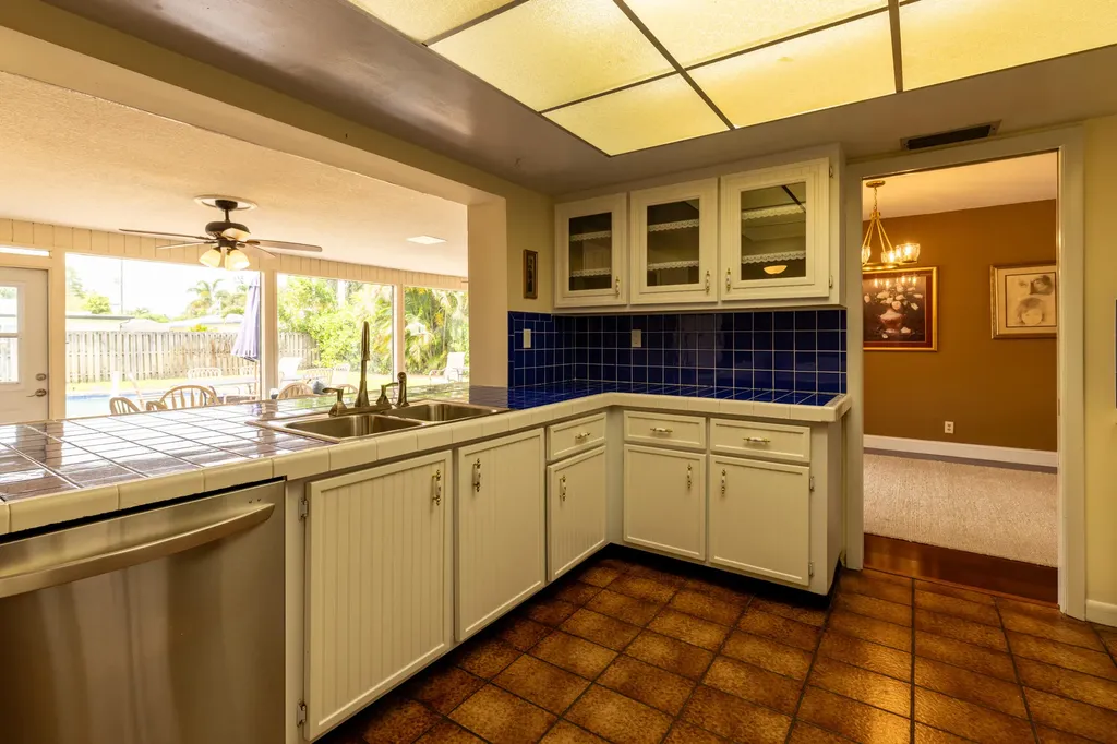 5541 SW 7th Street Plantation FL 33317