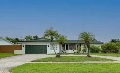 5541 SW 7th Street Plantation FL 33317