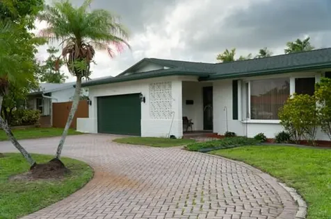 5541 SW 7th Street Plantation FL 33317