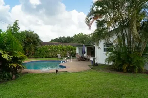 5541 SW 7th Street Plantation FL 33317
