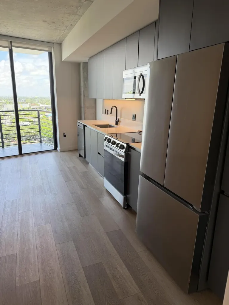 307 SW 5th Fort Lauderdale FL 33315