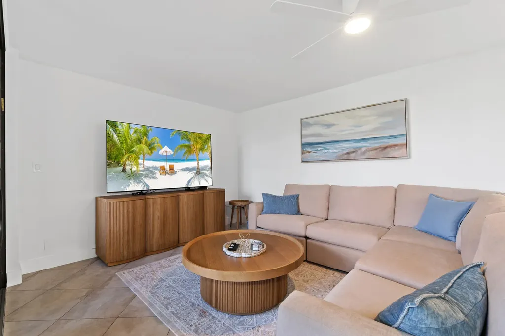 2455 Lindell Boulevard Delray Beach FL 33444