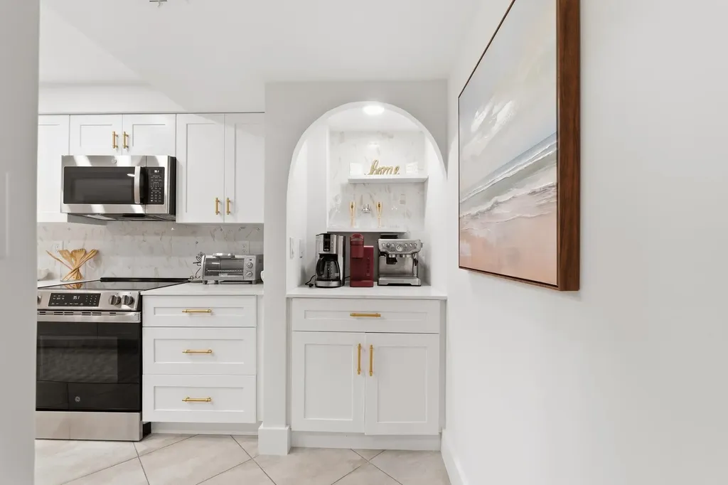 2455 Lindell Boulevard Delray Beach FL 33444