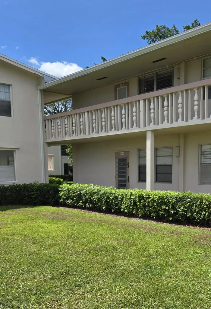 316 Farnham P Deerfield Beach FL 33442