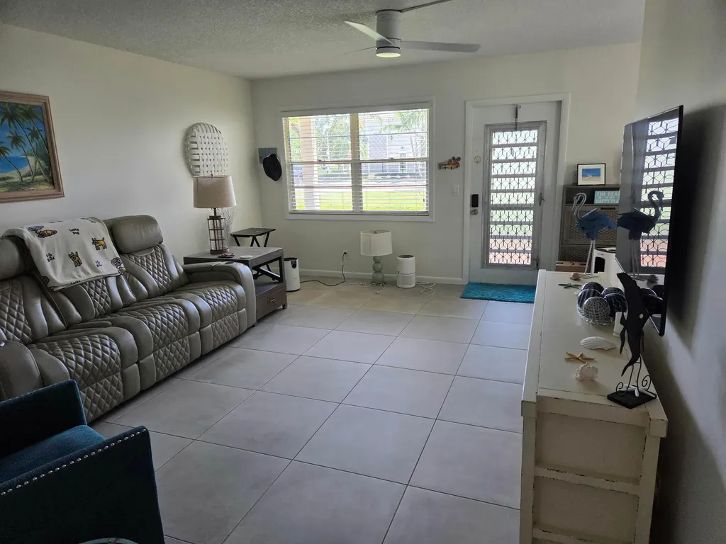 316 Farnham P Deerfield Beach FL 33442