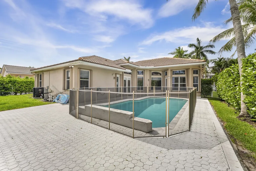 9641 Parkview Avenue Boca Raton FL 33428