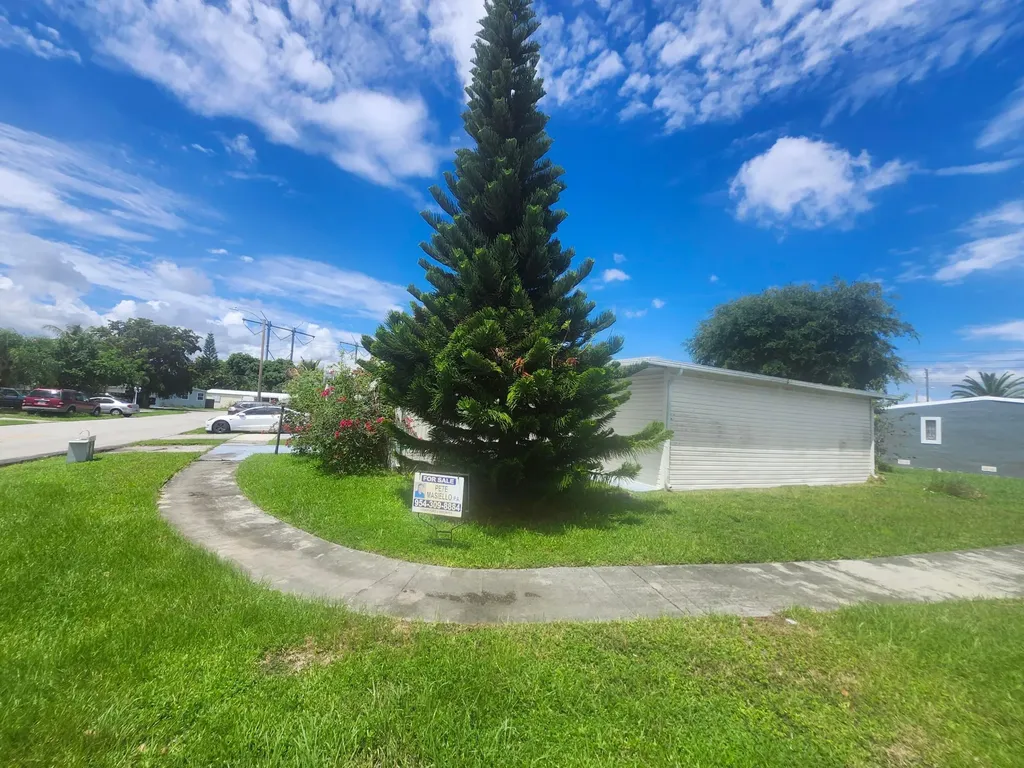 290 NW 218th Way Pembroke Pines FL 33029