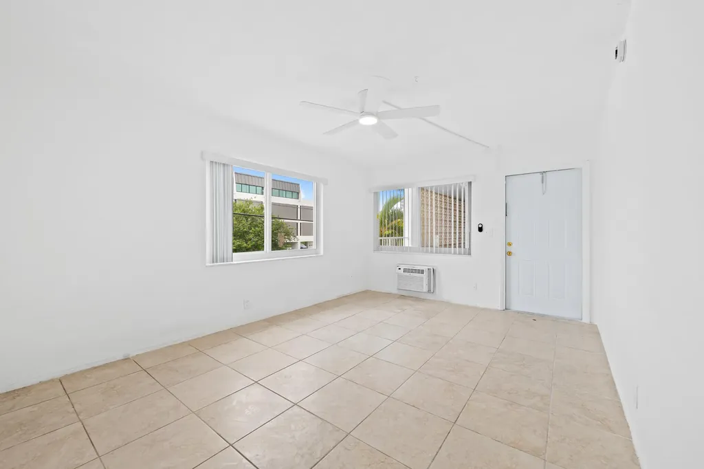2601 NE 1st Street Pompano Beach FL 33062