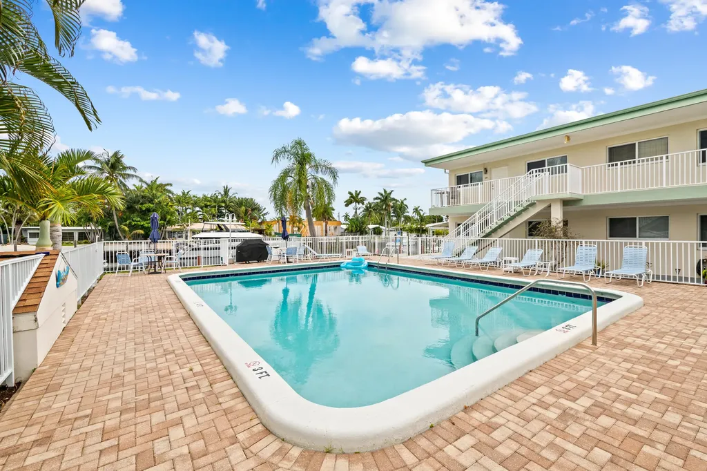 2601 NE 1st Street Pompano Beach FL 33062
