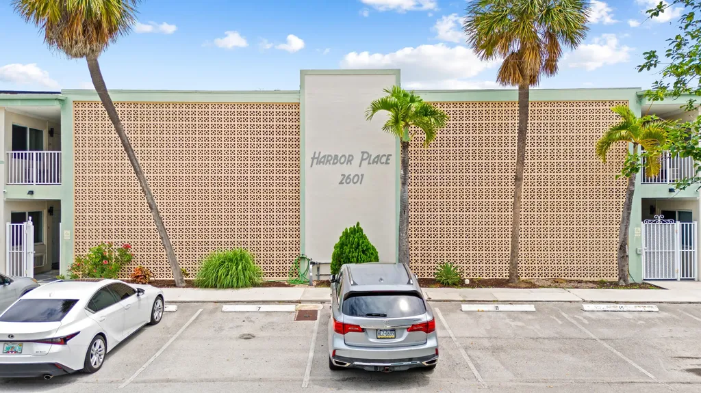 2601 NE 1st Street Pompano Beach FL 33062