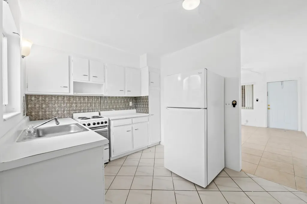 2601 NE 1st Street Pompano Beach FL 33062