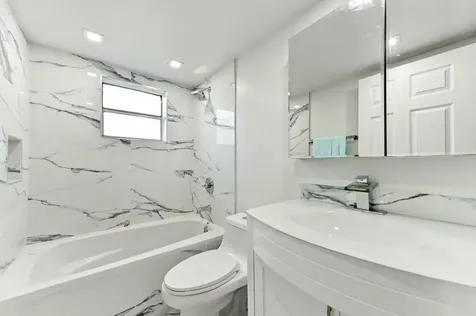 548 Burgundy L Delray Beach FL 33484
