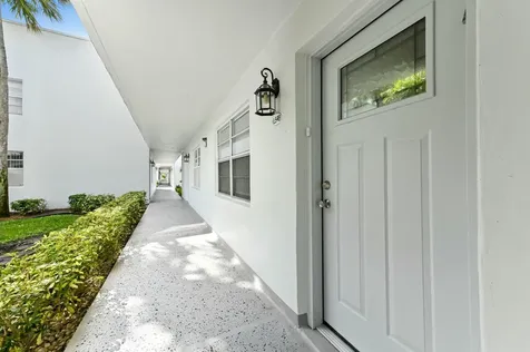 548 Burgundy L Delray Beach FL 33484