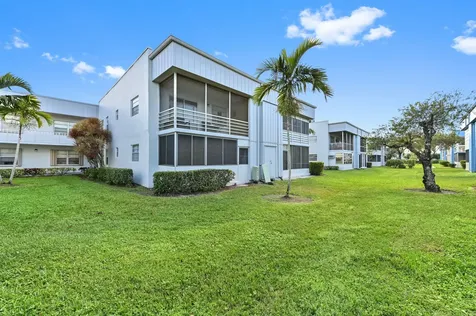548 Burgundy L Delray Beach FL 33484