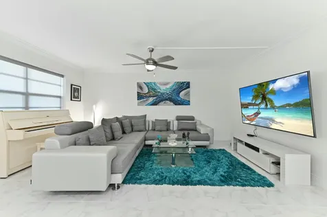 548 Burgundy L Delray Beach FL 33484