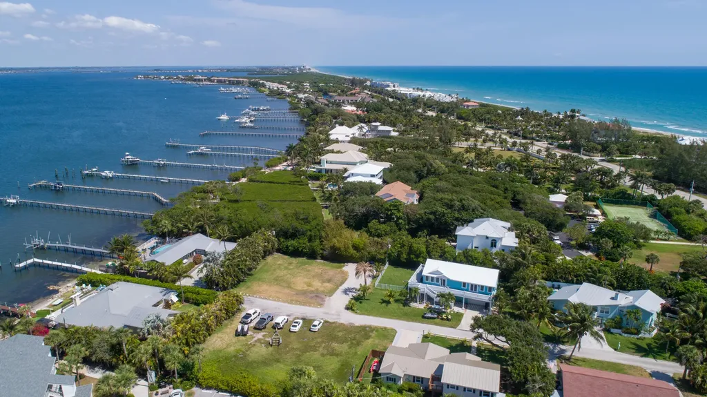 5157 NE Shore Village Terrace Hutchinson Island FL 34996