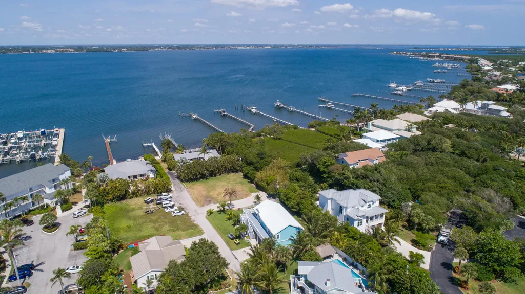 5157 NE Shore Village Terrace Hutchinson Island FL 34996