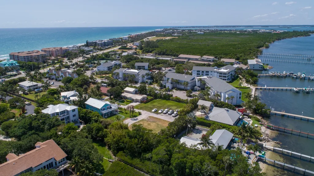 5157 NE Shore Village Terrace Hutchinson Island FL 34996