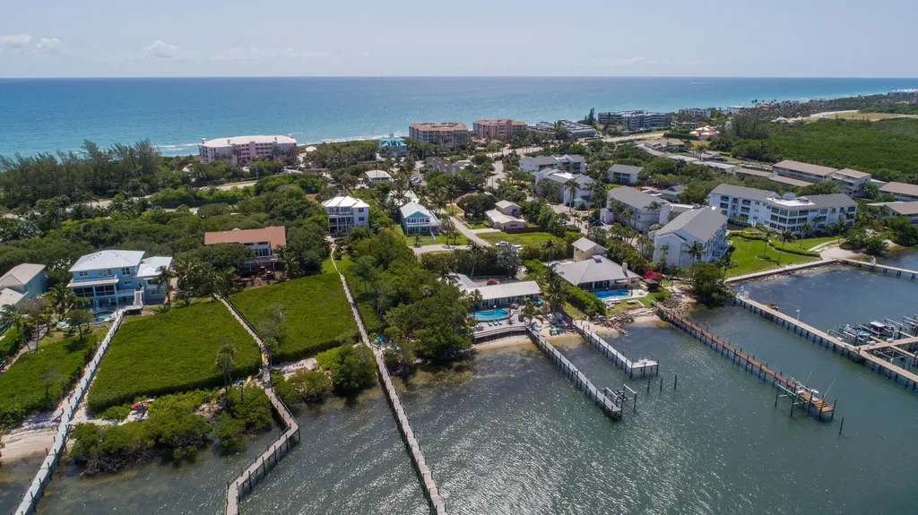 5157 NE Shore Village Terrace Hutchinson Island FL 34996