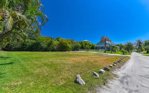 5157 NE Shore Village Terrace Hutchinson Island FL 34996