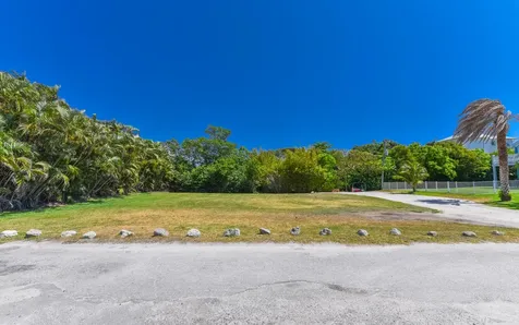 5157 NE Shore Village Terrace Hutchinson Island FL 34996