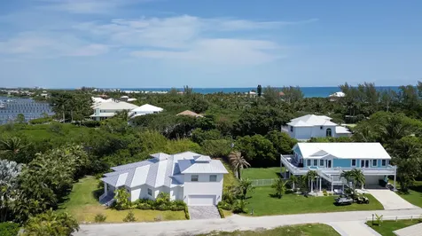 5157 NE Shore Village Terrace Hutchinson Island FL 34996
