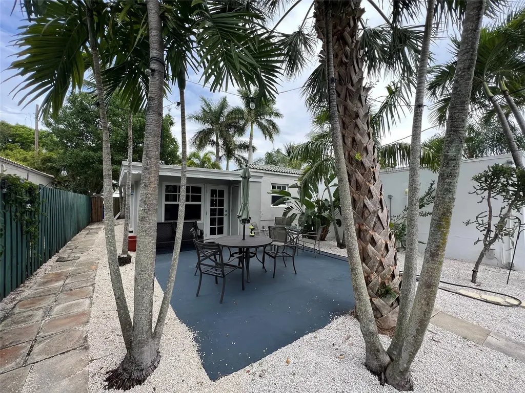 819 SW 9th Terrace Fort Lauderdale FL 33315