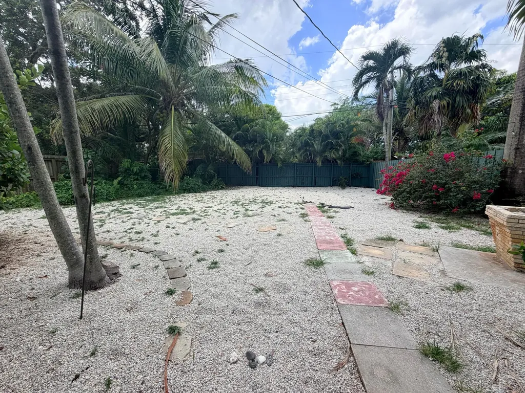 819 SW 9th Terrace Fort Lauderdale FL 33315