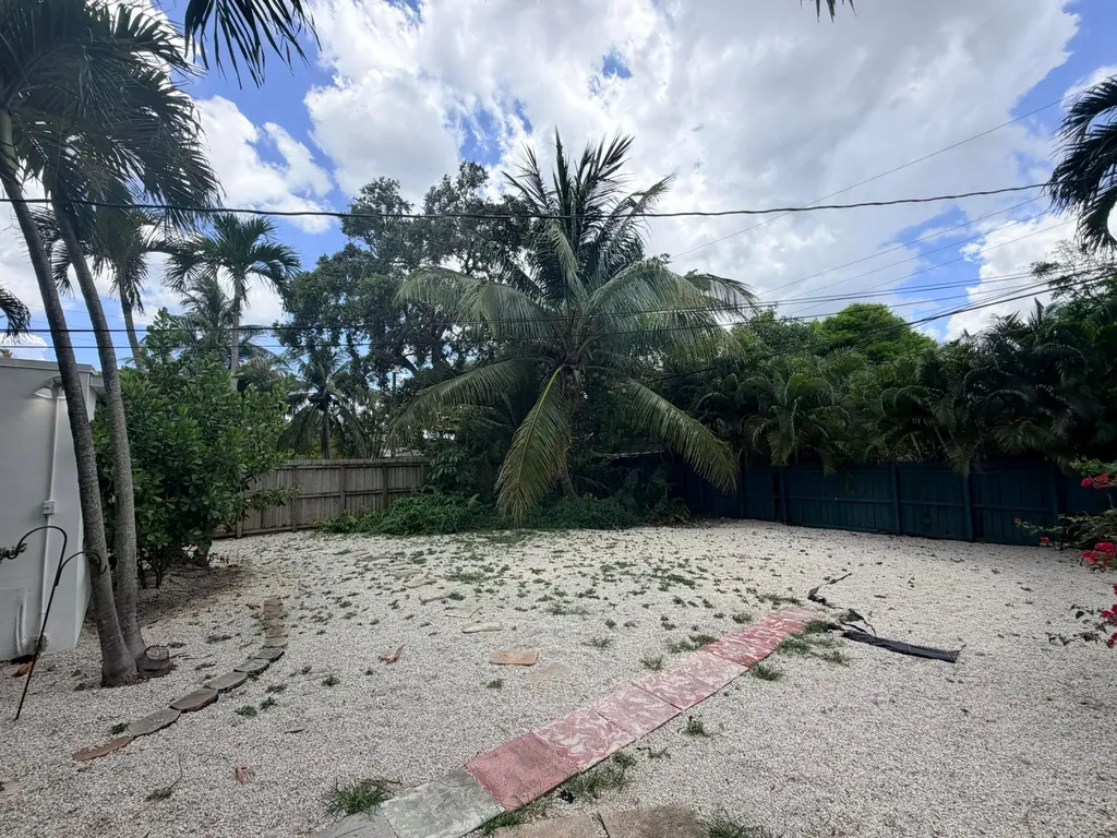 819 SW 9th Terrace Fort Lauderdale FL 33315