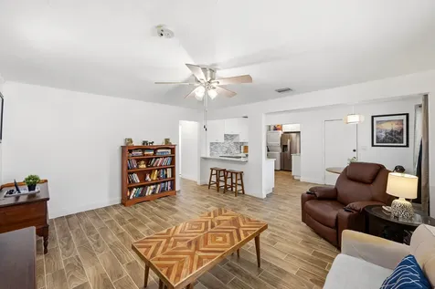 6404 Oak Street Hollywood FL 33024