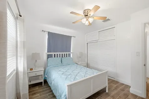 6404 Oak Street Hollywood FL 33024