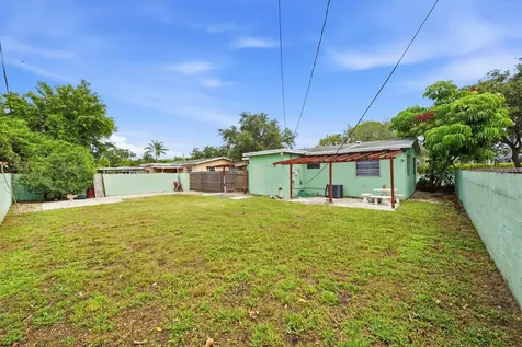 6404 Oak Street Hollywood FL 33024