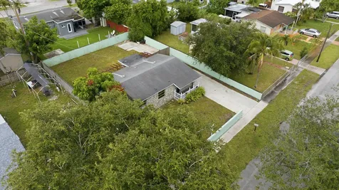 6404 Oak Street Hollywood FL 33024