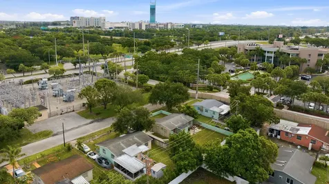 6404 Oak Street Hollywood FL 33024